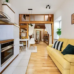 Apartment La Guardia With Free Private Parking, Rijeka