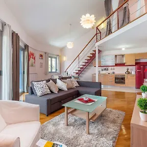 Apartment Deluxe Marina With A Private Parking, Rijeka